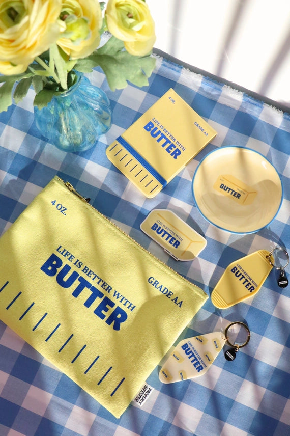 Round Trinket Tray - Butter with Blue Rim