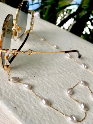 Glasses Chain Delicate - Pearl Bead Gold