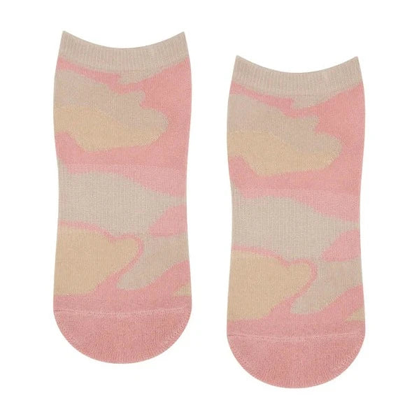 Classic Low Rise Grip Socks - Pink Camo