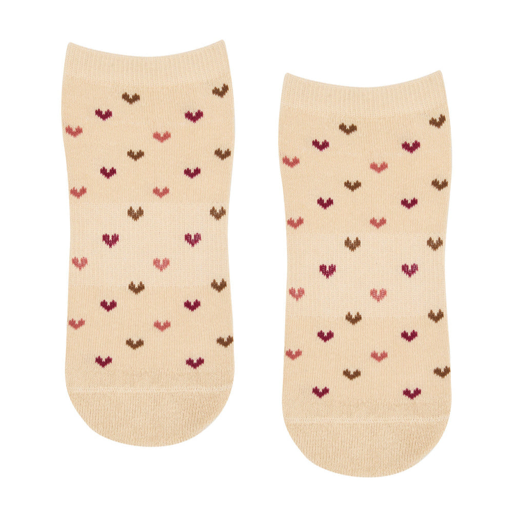 Classic Low Rise Grip Socks - Hearts Aflutter Beige