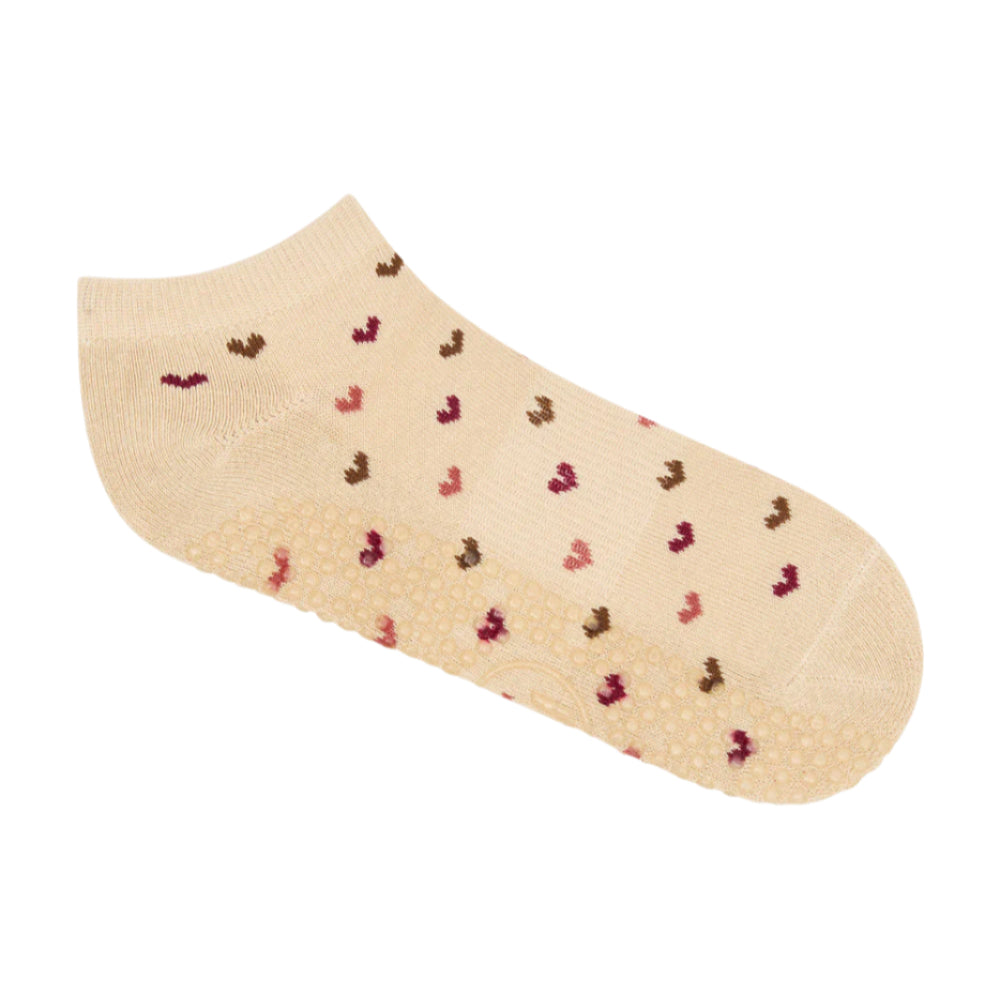 Classic Low Rise Grip Socks - Hearts Aflutter Beige
