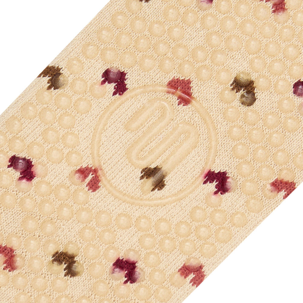 Classic Low Rise Grip Socks - Hearts Aflutter Beige
