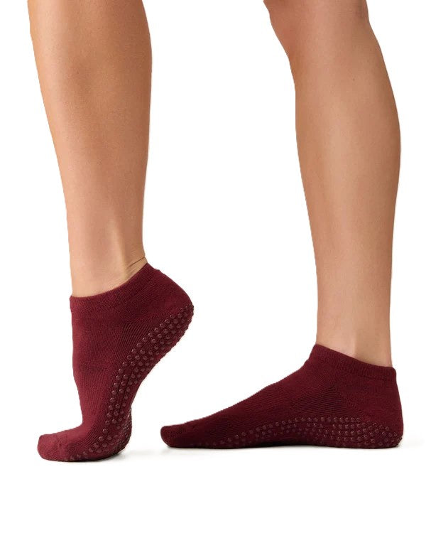 Classic Low Rise Grip Socks - Cabernet