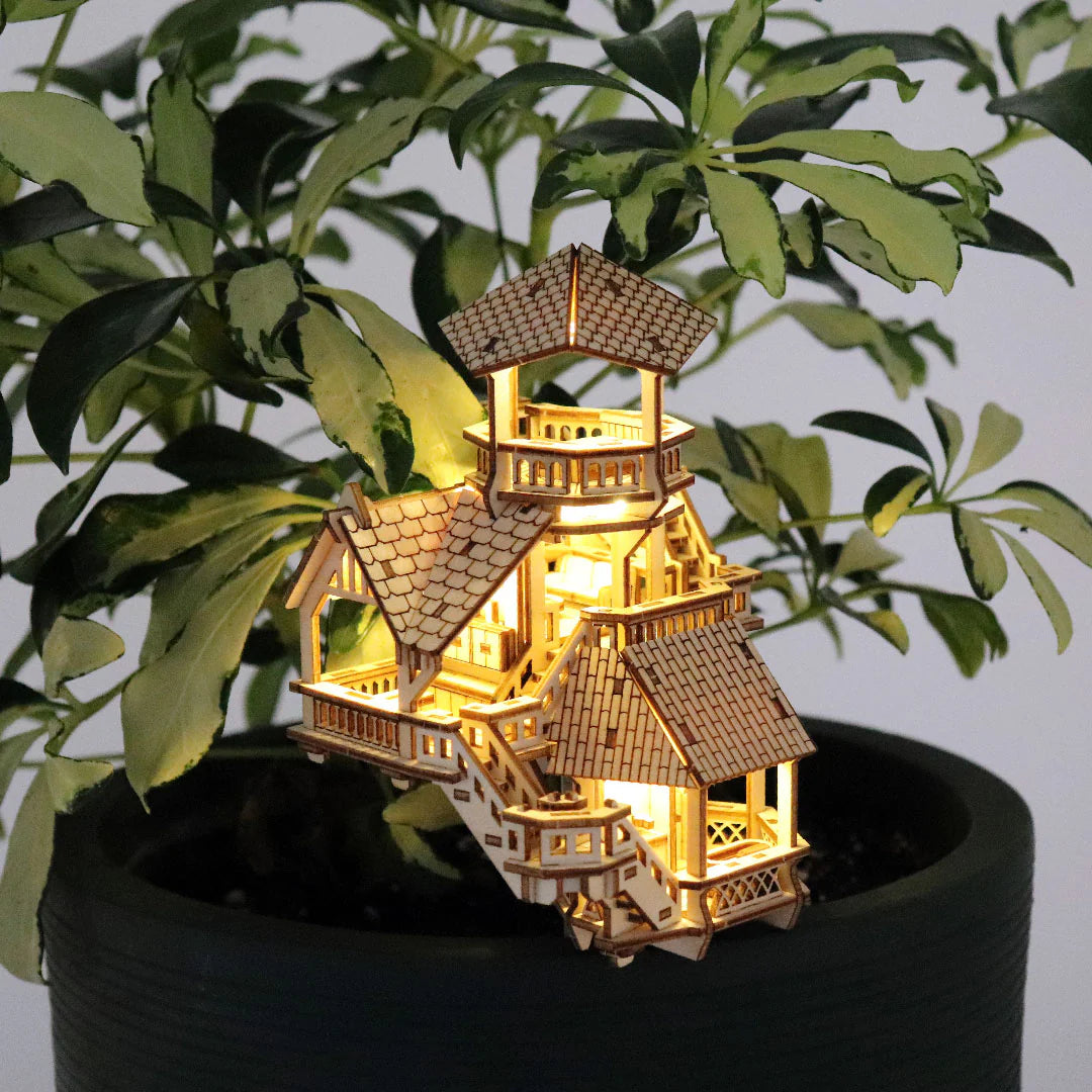 Tiny Tree House Medium - Forest Cottage