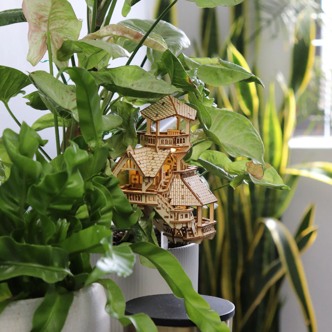 Tiny Tree House Medium - Forest Cottage