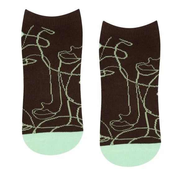 Classic Low Rise Grip Socks - Mocha Abstract