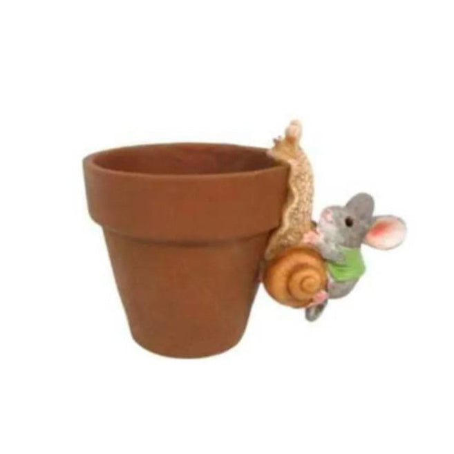 Mouse and Snail on Pot