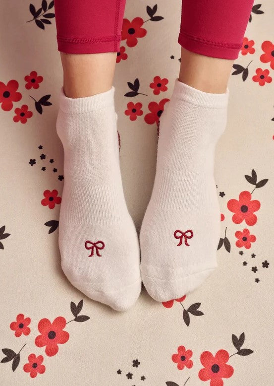 Classic Low Rise Grip Socks - Whimsy Bow White