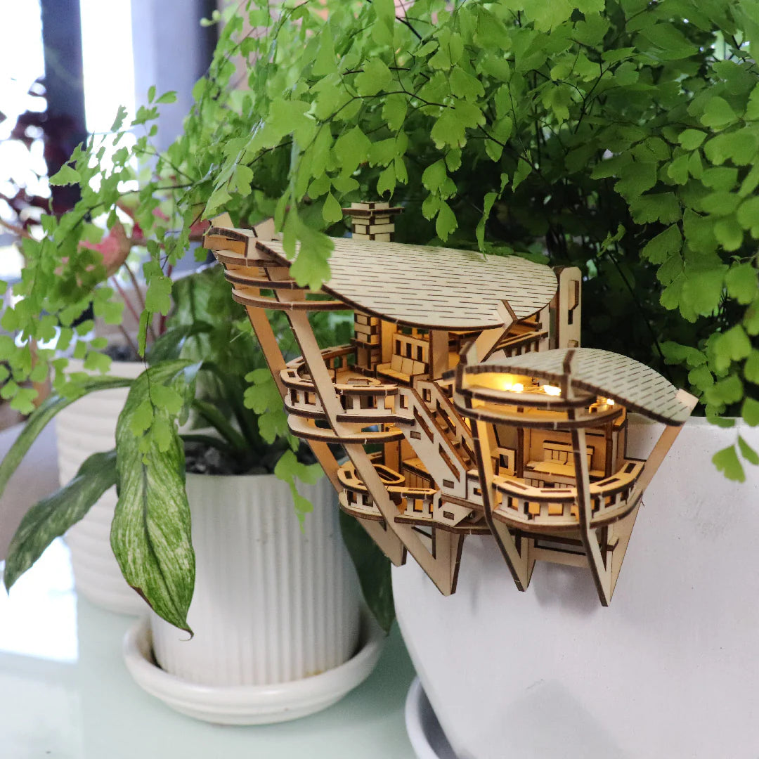 Tiny Tree House Medium - Horizons Edge