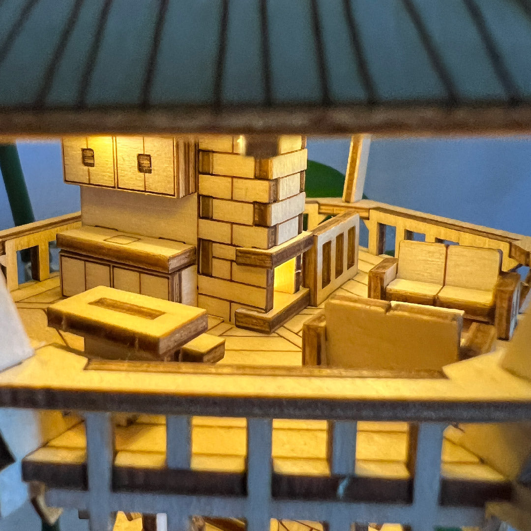 Tiny Tree House Small - Treetop Hideaway