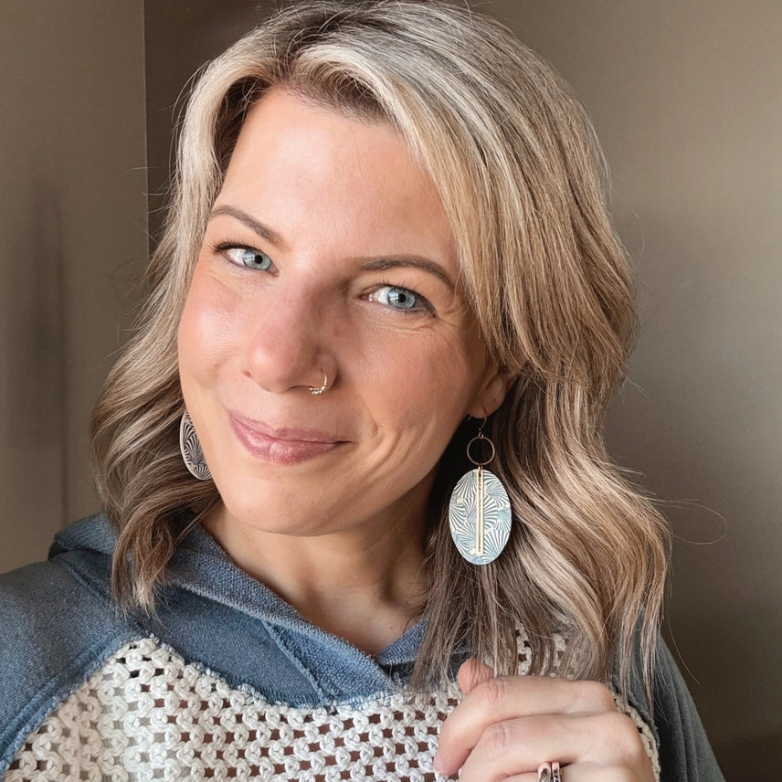 Echo Drop Earrings - Shell