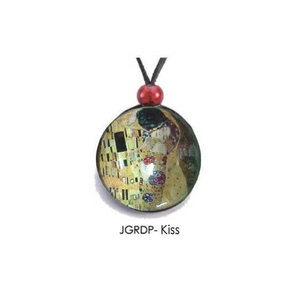 Round Pendant - The Kiss